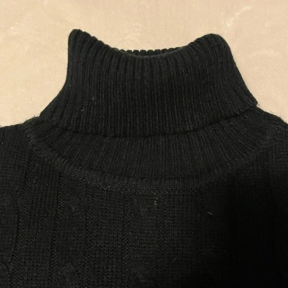 Turtle Neck - Picture 4 of 6
